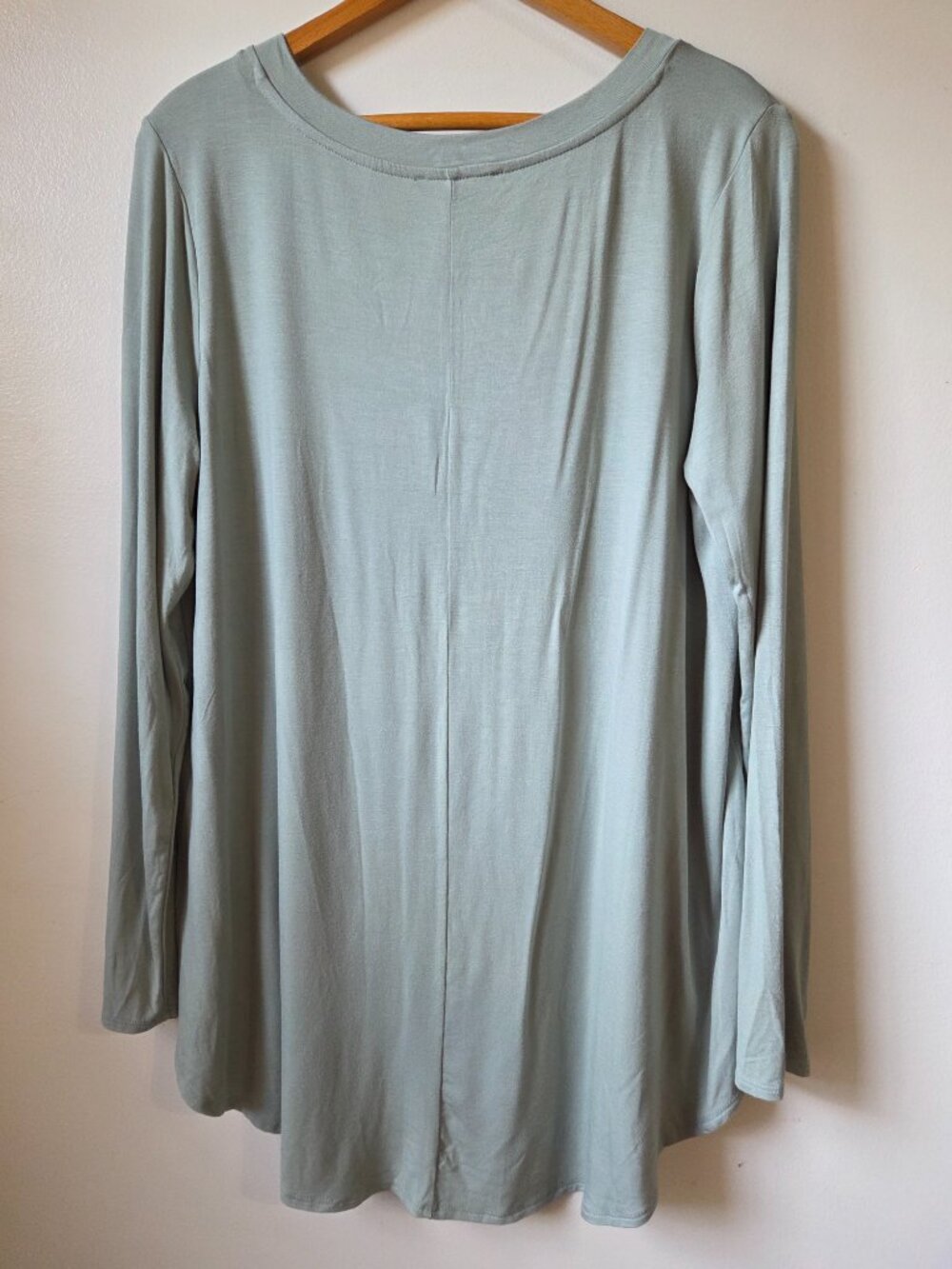 NEVER WORN ZENANA BABY BLUE SUPER SOFT V NECK LONG SLEEVE TEE SIZE XL - Picture 4 of 14